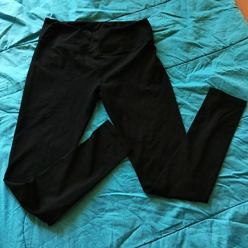 Lululemon workout pants.
